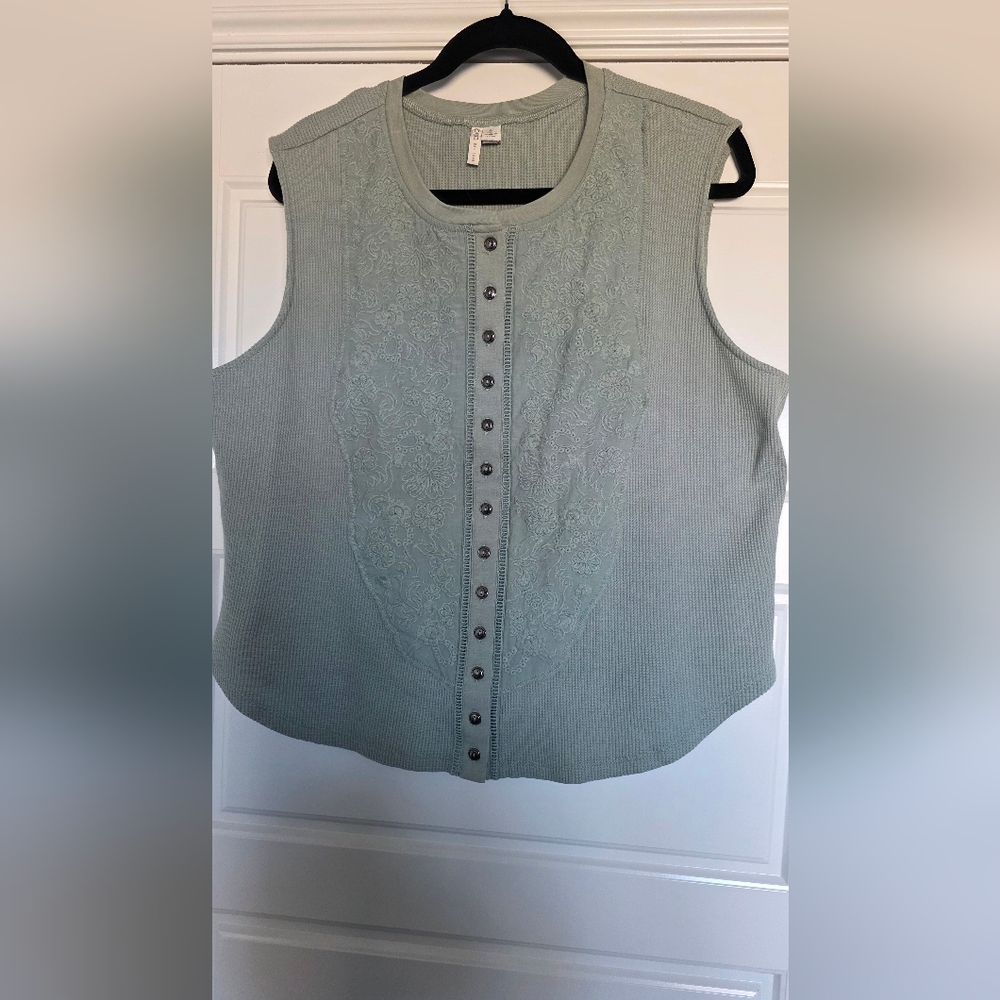 NWOT Women's Embroidered Sleeveless Top - Sage Green Size XL